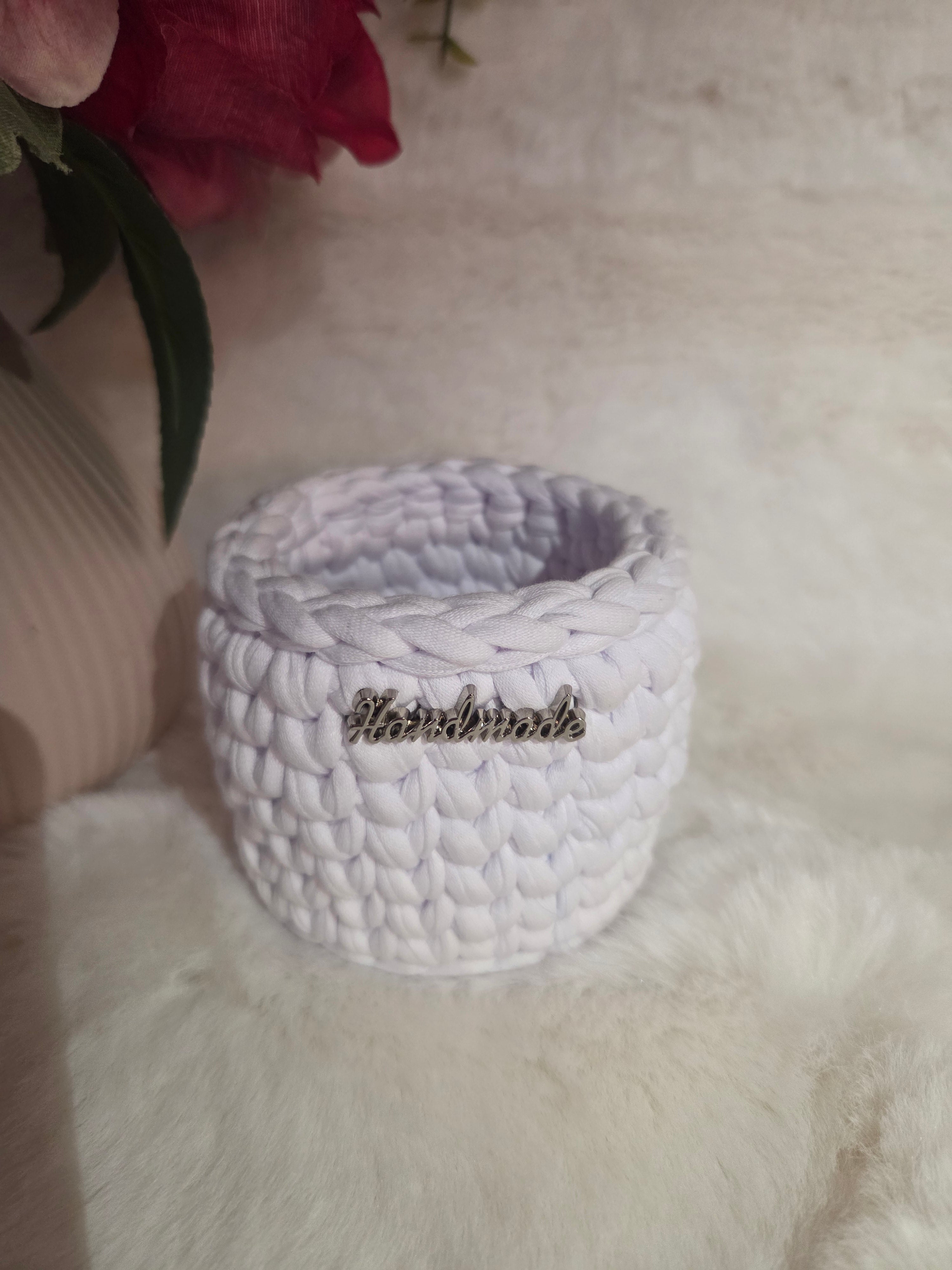 🧶 Kleines Ordnungs-Wunder – Handgehäkeltes Körbchen in Weiß